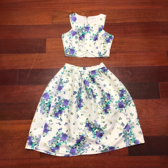 Two -piece floral set - Picture 1 of 5